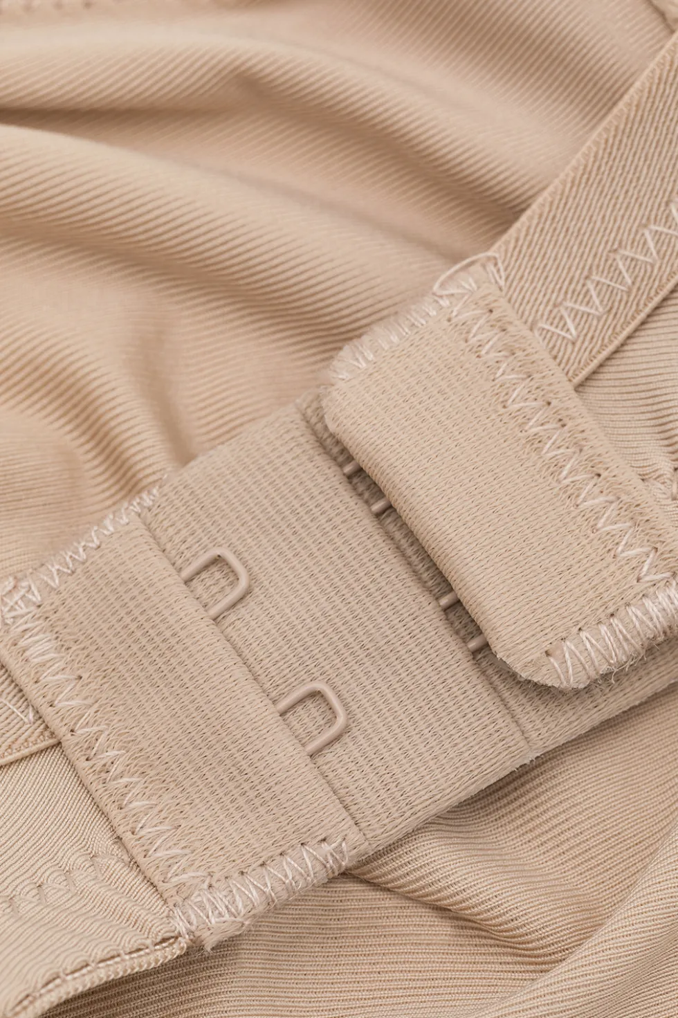 BH gemoldet, mit Bügel