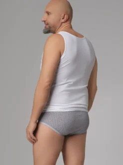 Slip mit Eingriff