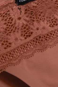 String mit Spitze