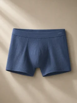 Trunks mit Nadelzug